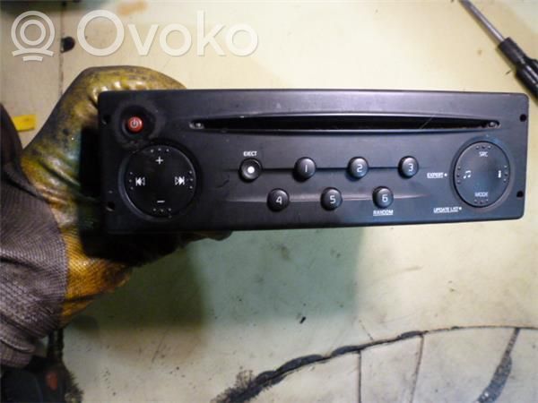 Renault Kangoo I Panel / Radioodtwarzacz CD/DVD/GPS 