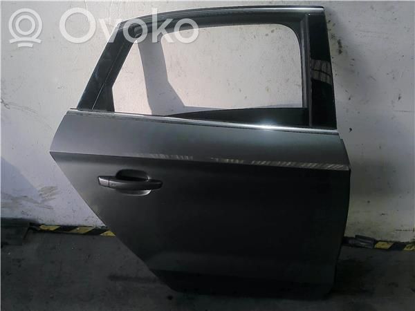 Puerta trasera   8V5833052C