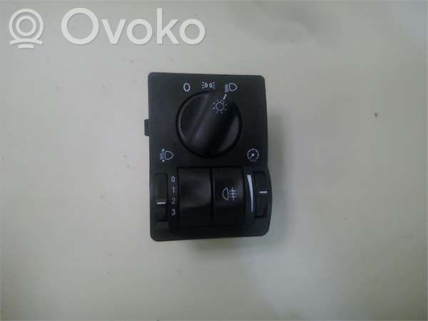 Light switch   9180774