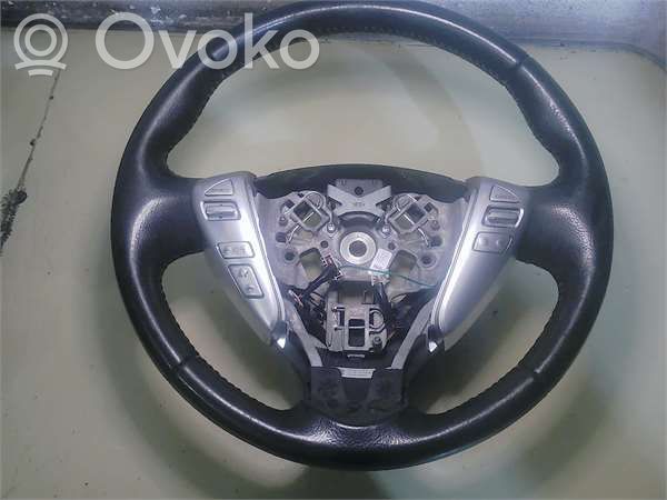 Nissan Note (E12) Volant 