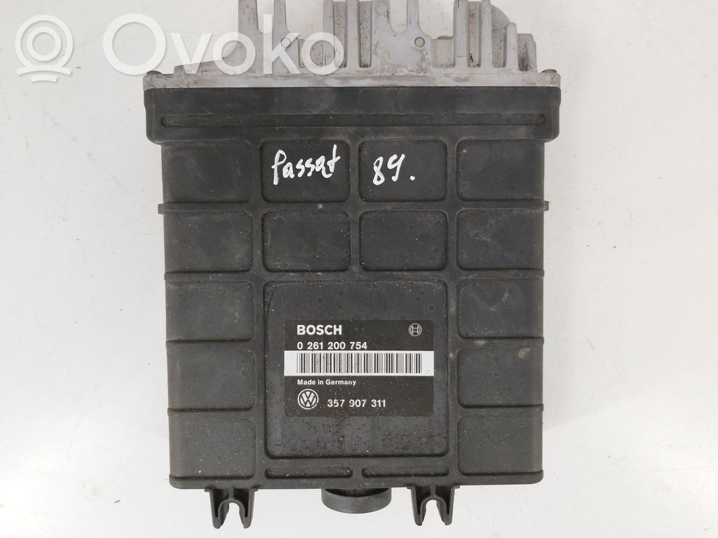 Volkswagen PASSAT B3 Engine control unit/module 