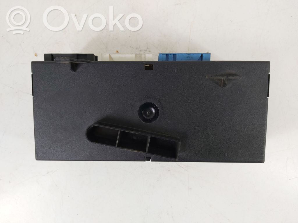 BMW 3 E36 Komforto modulis 