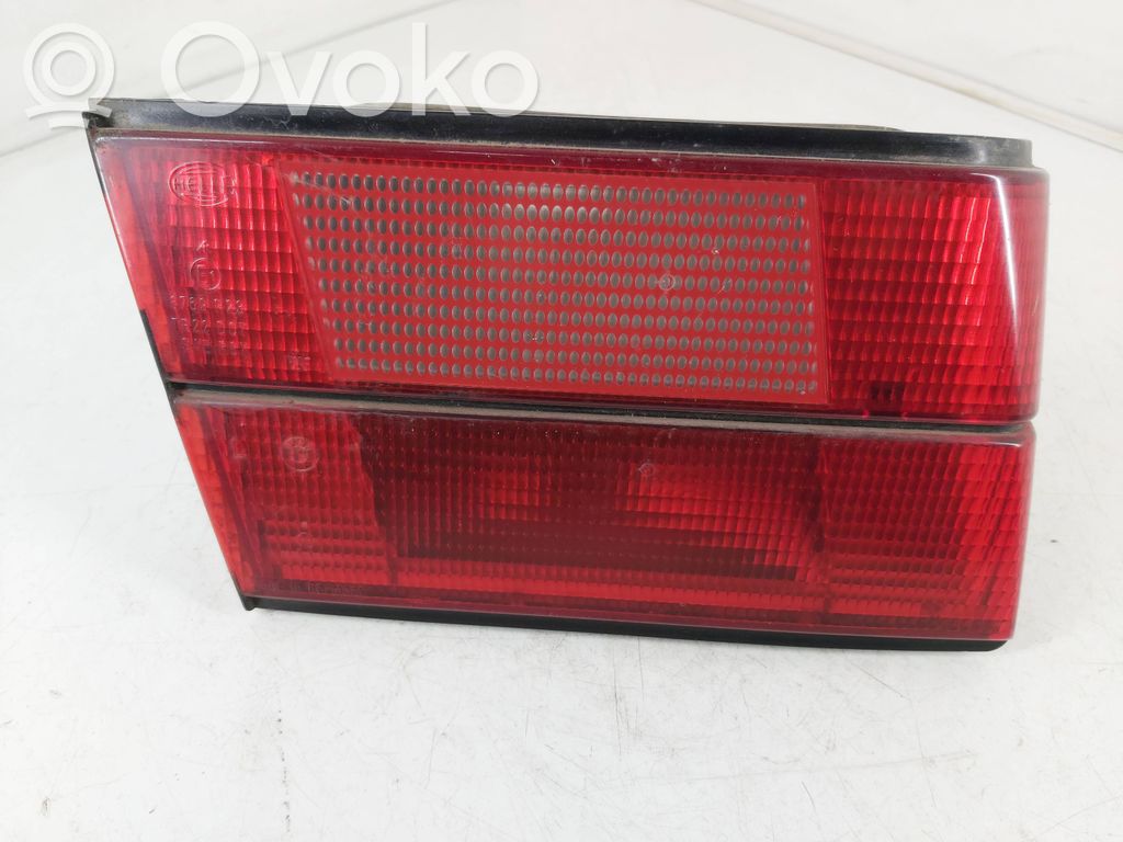 BMW 5 E34 Aizmugurējais lukturis pārsegā 