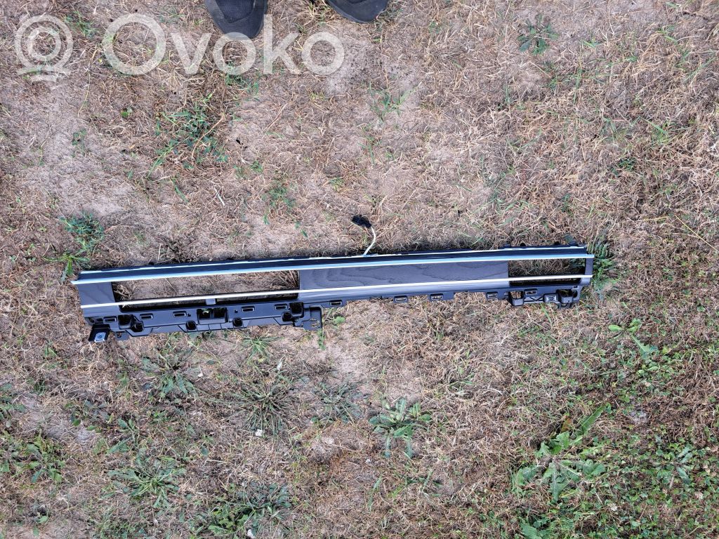 Panel trim   4N1857212E