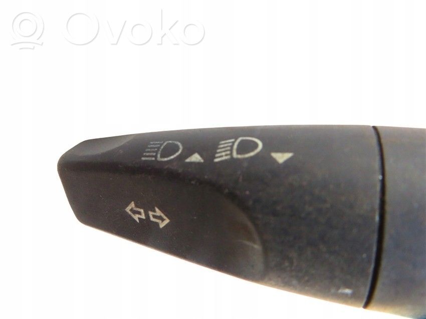 Commodo de clignotant   93BG13B302AA