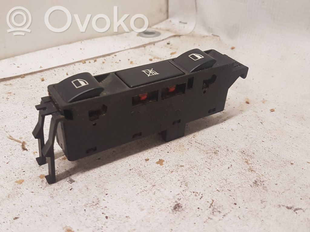 Interruptor del elevalunas eléctrico   61318381518