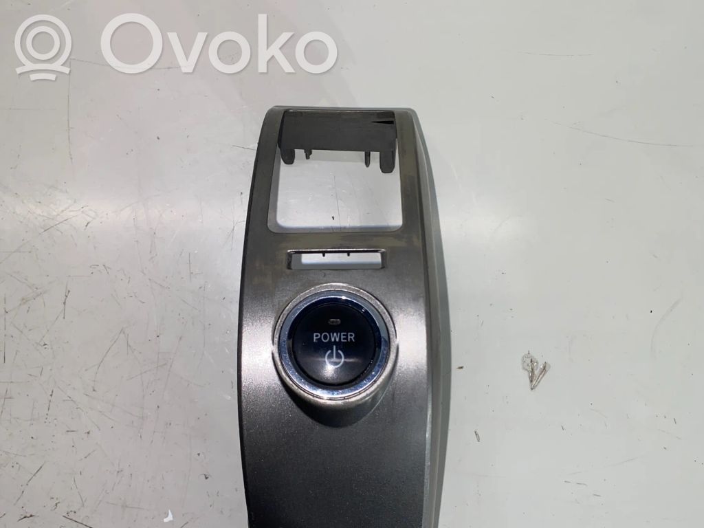 Toyota Prius (XW20) Rămă unitate radio/GPS 