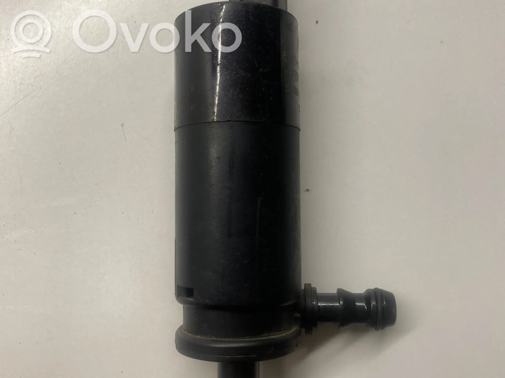 Windscreen/windshield washer pump   6973097,10160708,1108659,1112804,1209387,1J0955681,2M2113K082AA,3B0955681A,67120154875,67126973097,67128362157,67128377430,67128377613,YM2113K082BA
