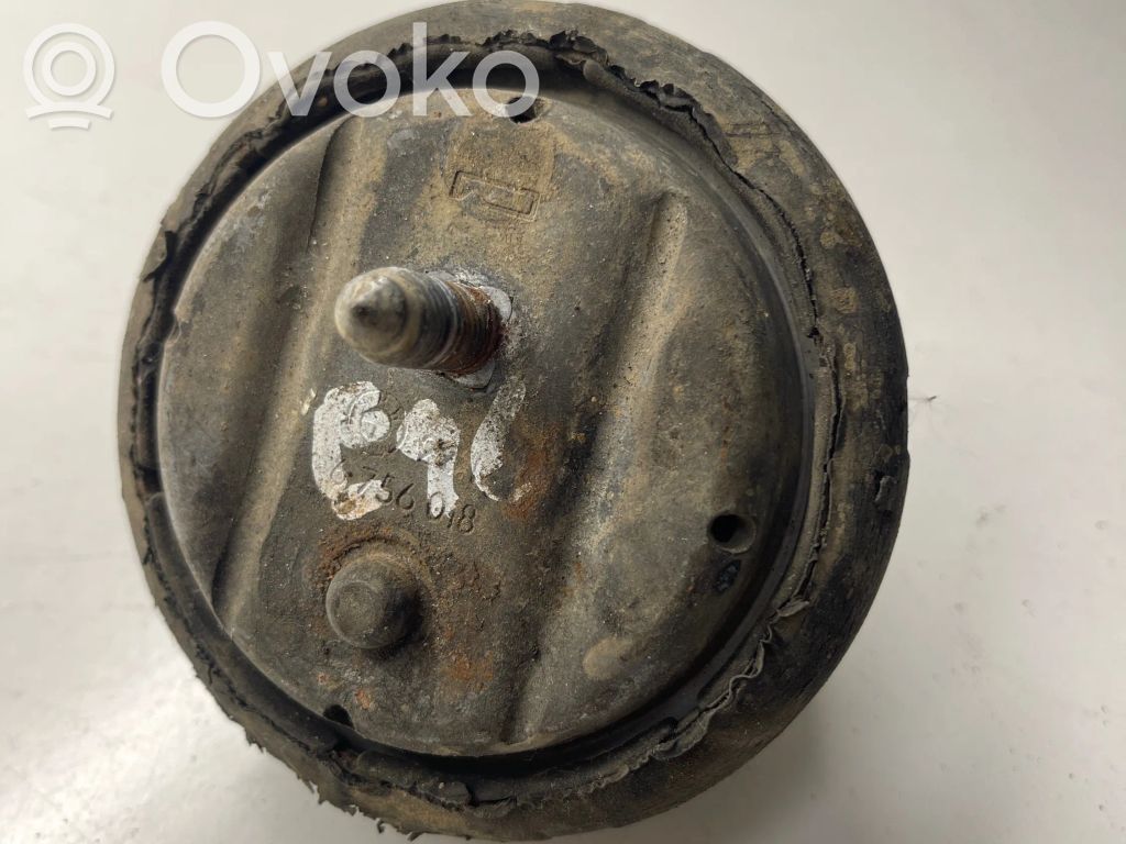 BMW 3 E46 Engine mount bracket 