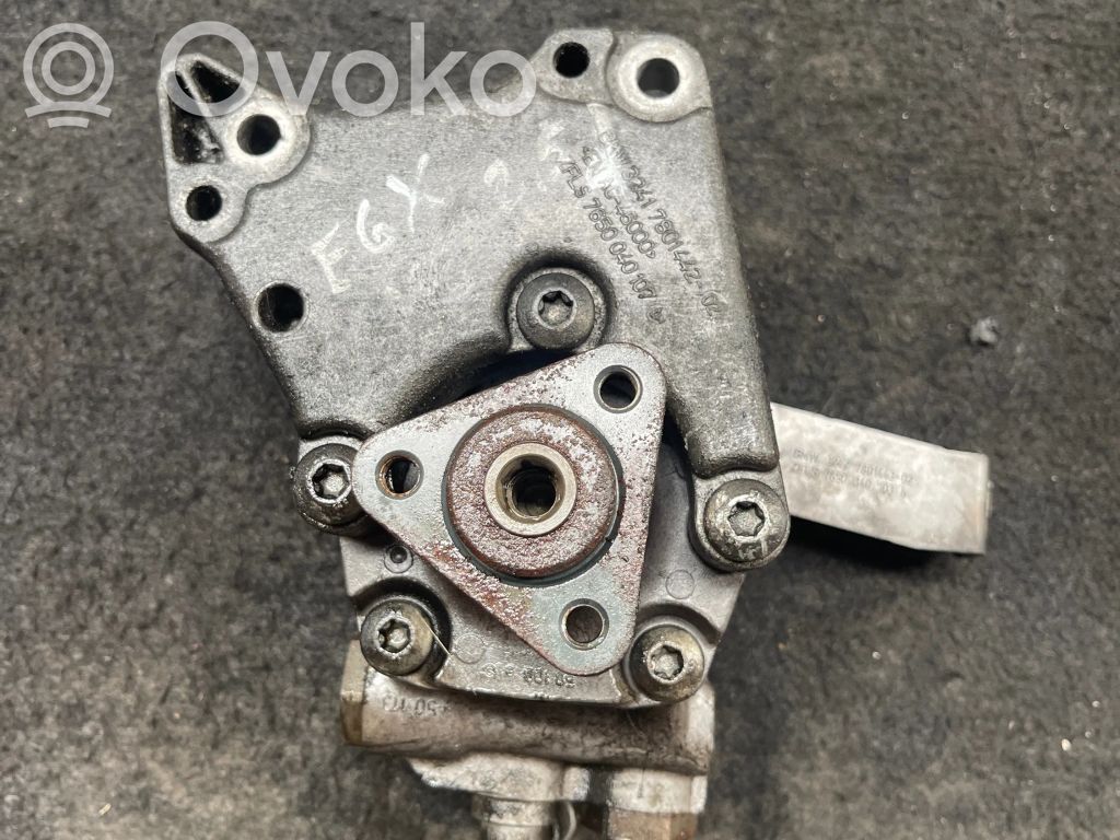 BMW 5 E60 E61 Ohjaustehostimen pumppu 