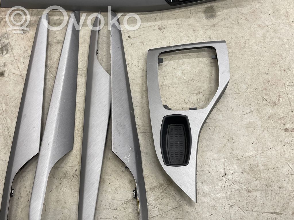 Interior decorative trim set   8055720