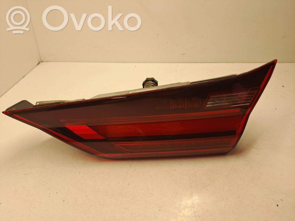 BMW 1 F40 Lampă spate în capacul portbagajului 
