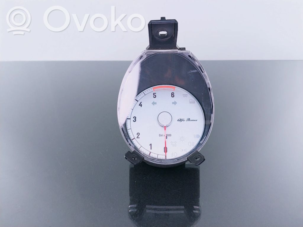 Alfa Romeo 156 Tachometer 