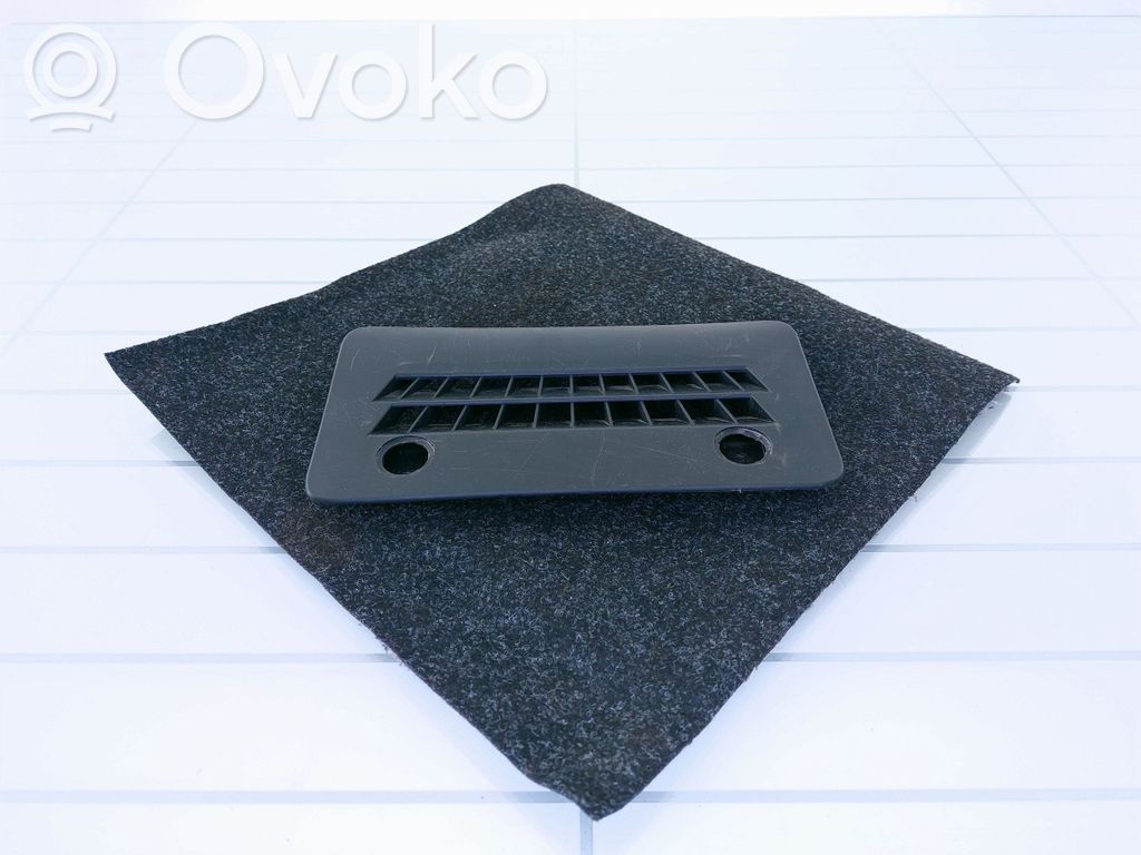 Audi A8 S8 D3 4E Quarter panel pressure vent 