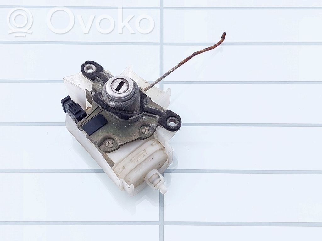 Audi A4 S4 B5 8D Tailgate exterior lock 