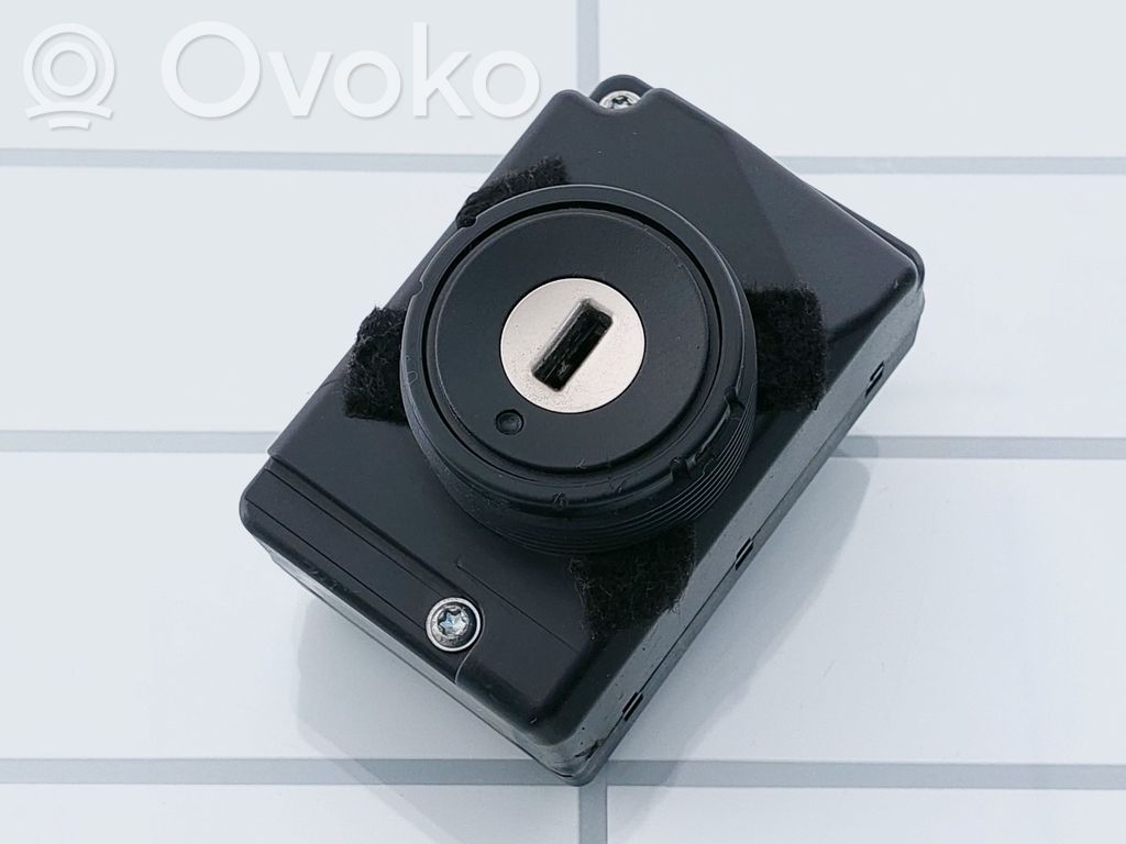 Volkswagen Touran I Ignition lock 