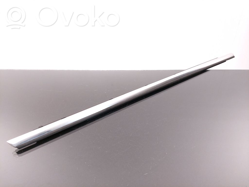Audi A8 S8 D3 4E Takaoven lasin muotolista 