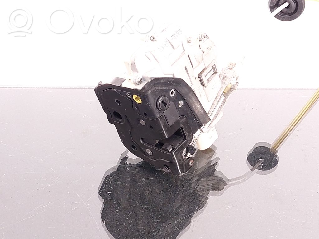 Audi A4 S4 B7 8E 8H Galinių durų spyna 