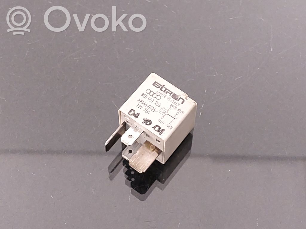 Audi A4 S4 B8 8K Muu rele 
