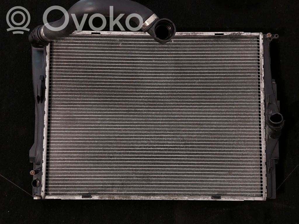 BMW 3 E90 E91 Coolant radiator 