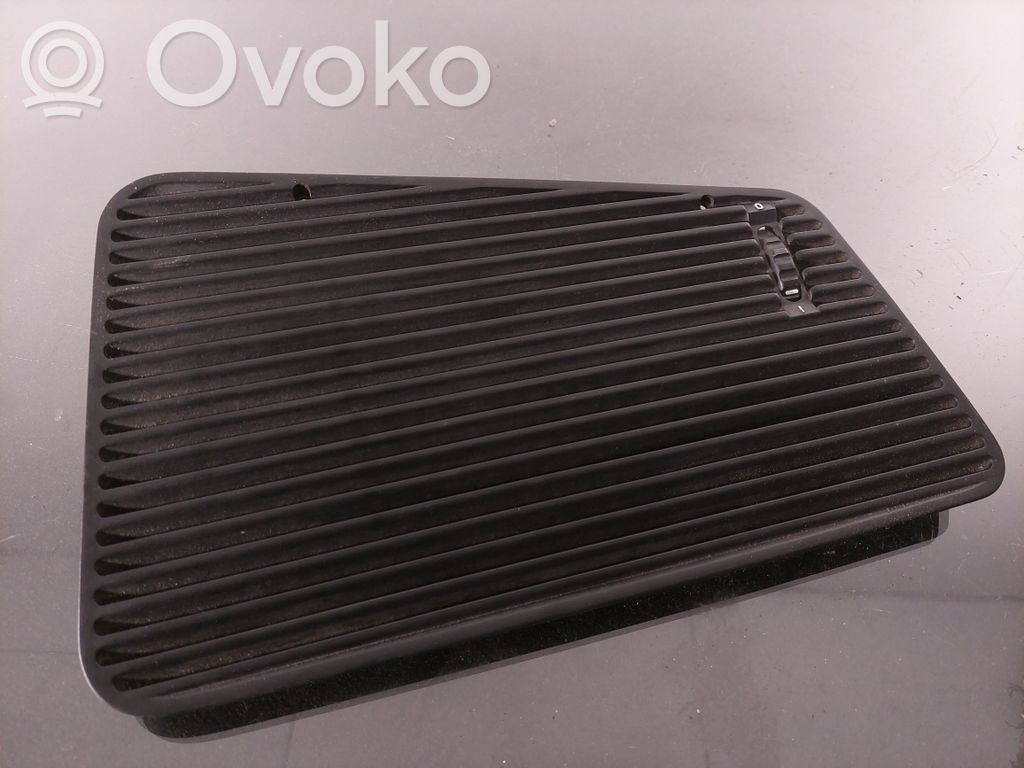 BMW 7 E32 Dysze / Kratki środkowego nawiewu deski rozdzielczej