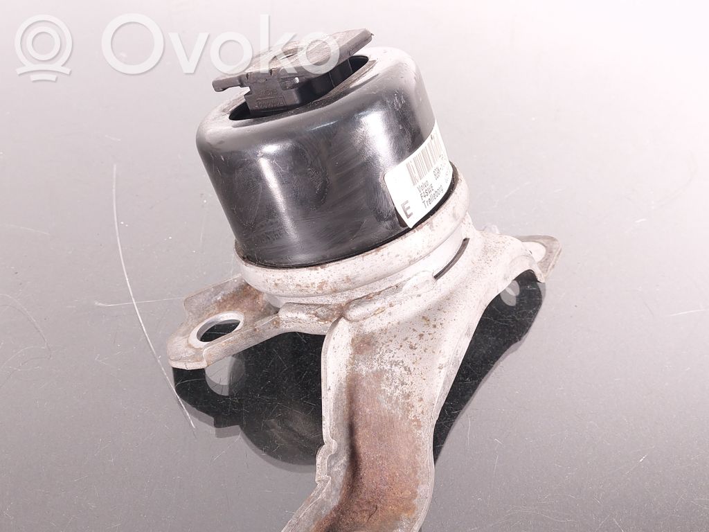 Volvo V60 Suport tampon motor 