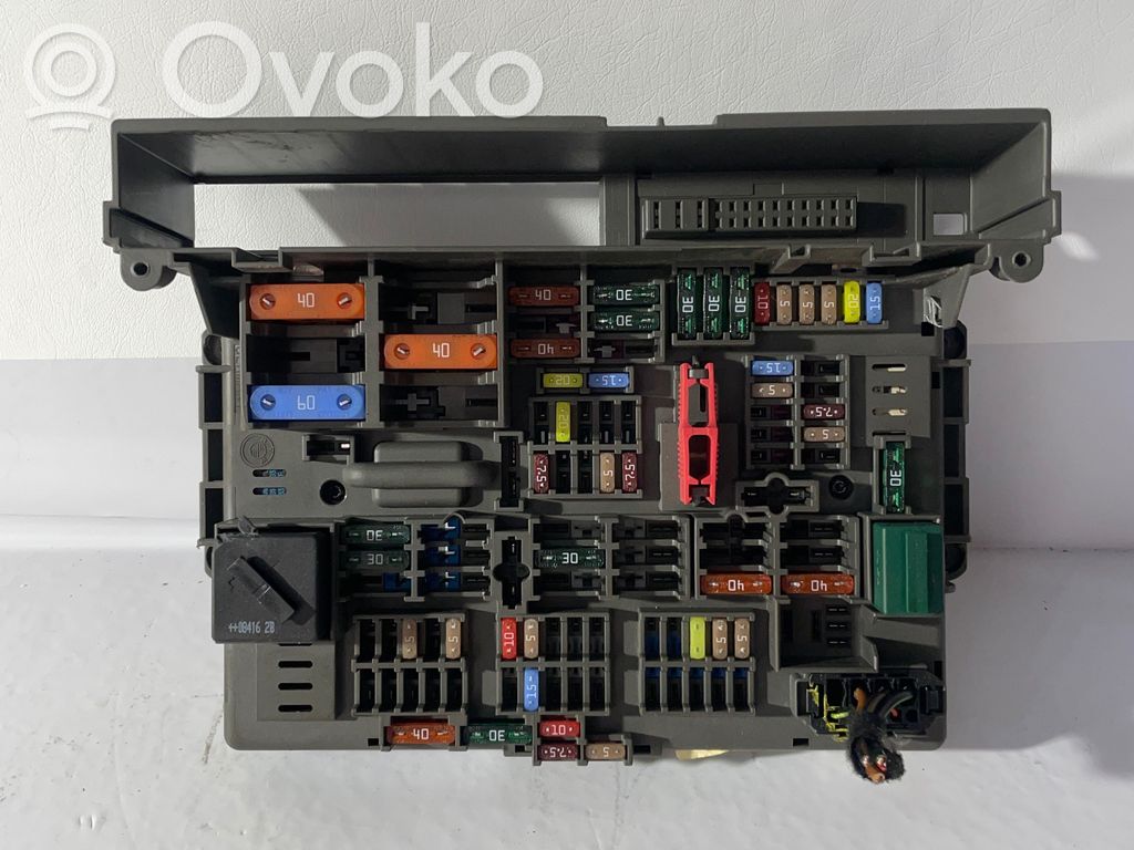 BMW 3 E90 E91 Drošinātāju kaste (komplekts) 
