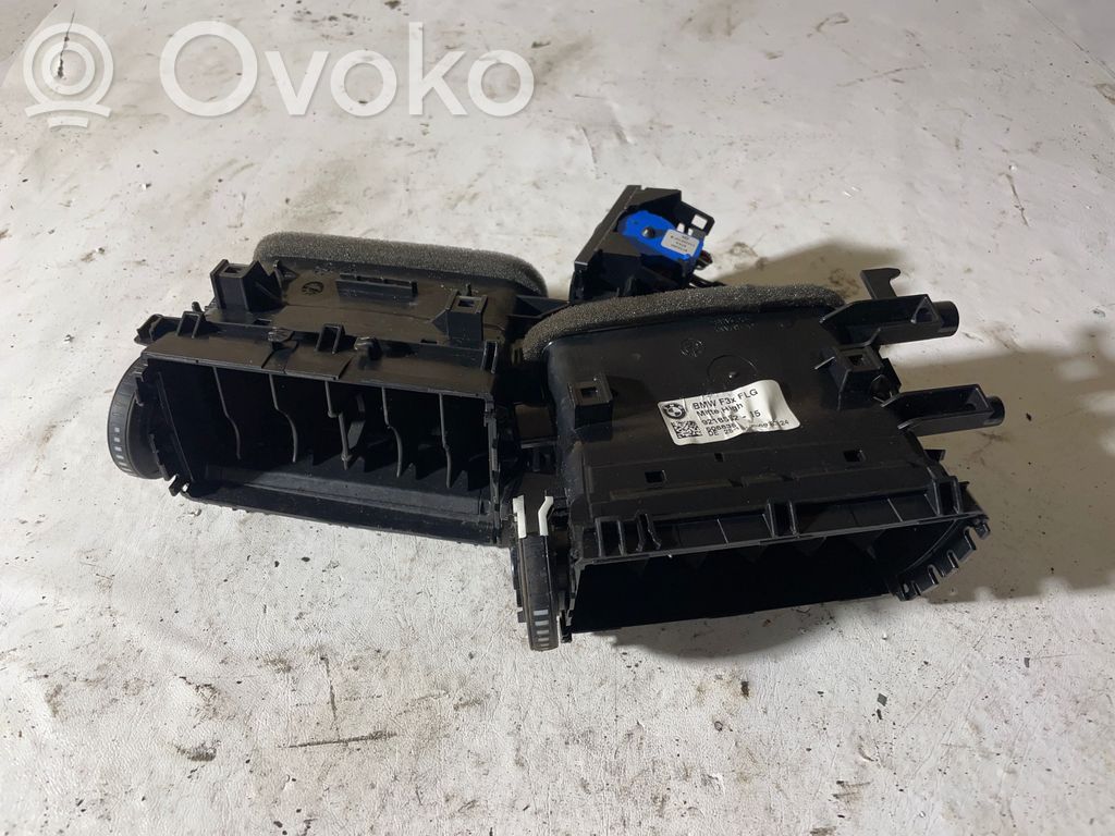 BMW 3 F30 F35 F31 Dysze / Kratki środkowego nawiewu deski rozdzielczej 