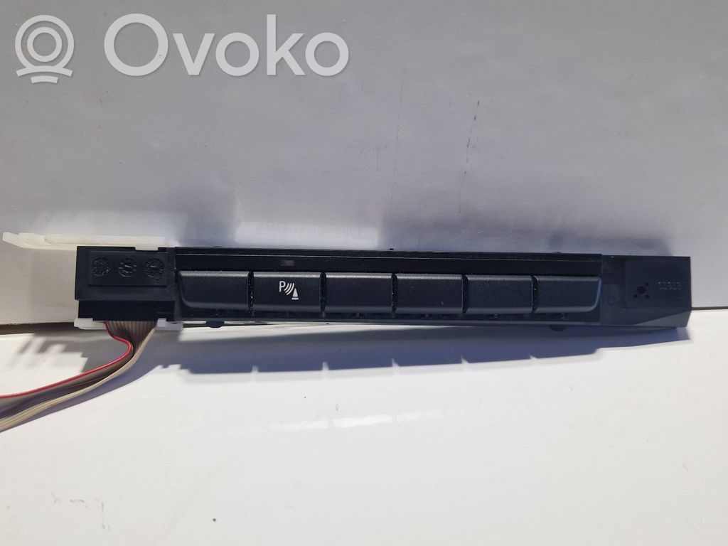 Boîtier de commande ASC / interrupteurs   658590