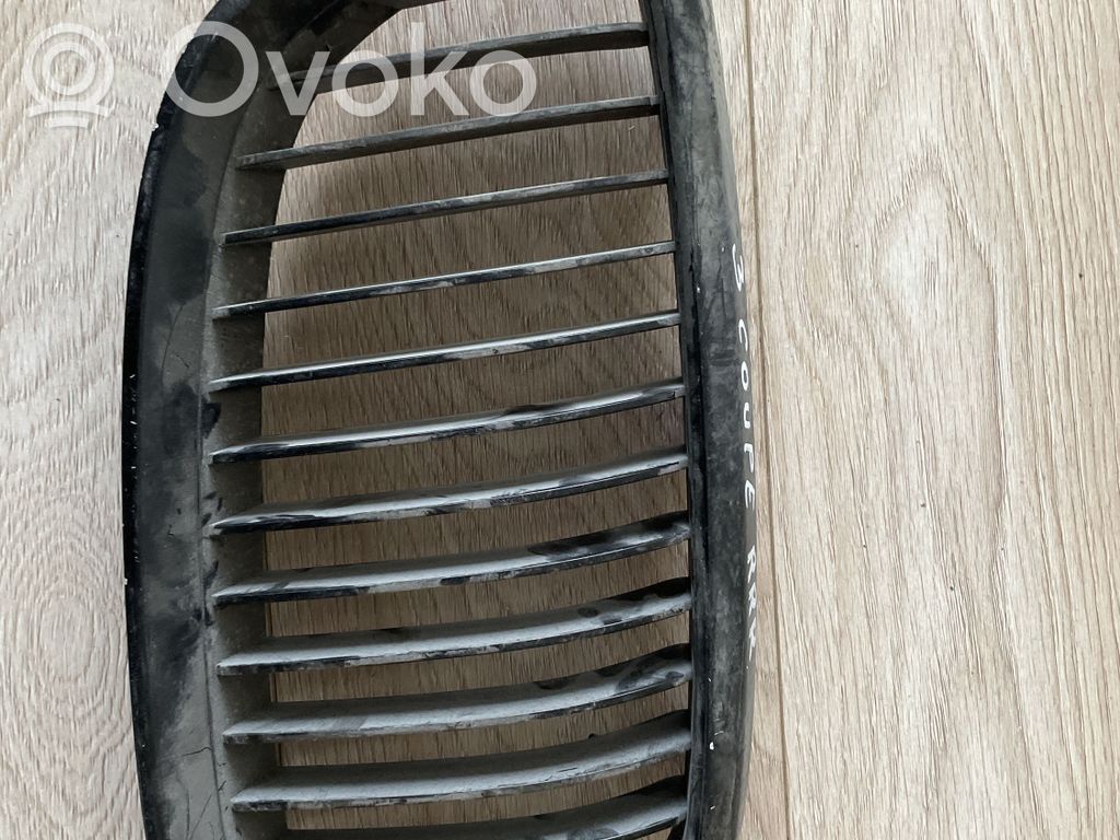 Augšējais režģis   22405910