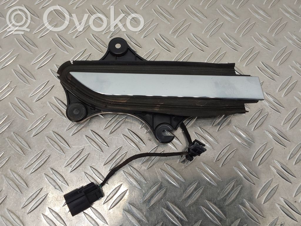 Tesla Model X Manecilla externa puerta trasera 
