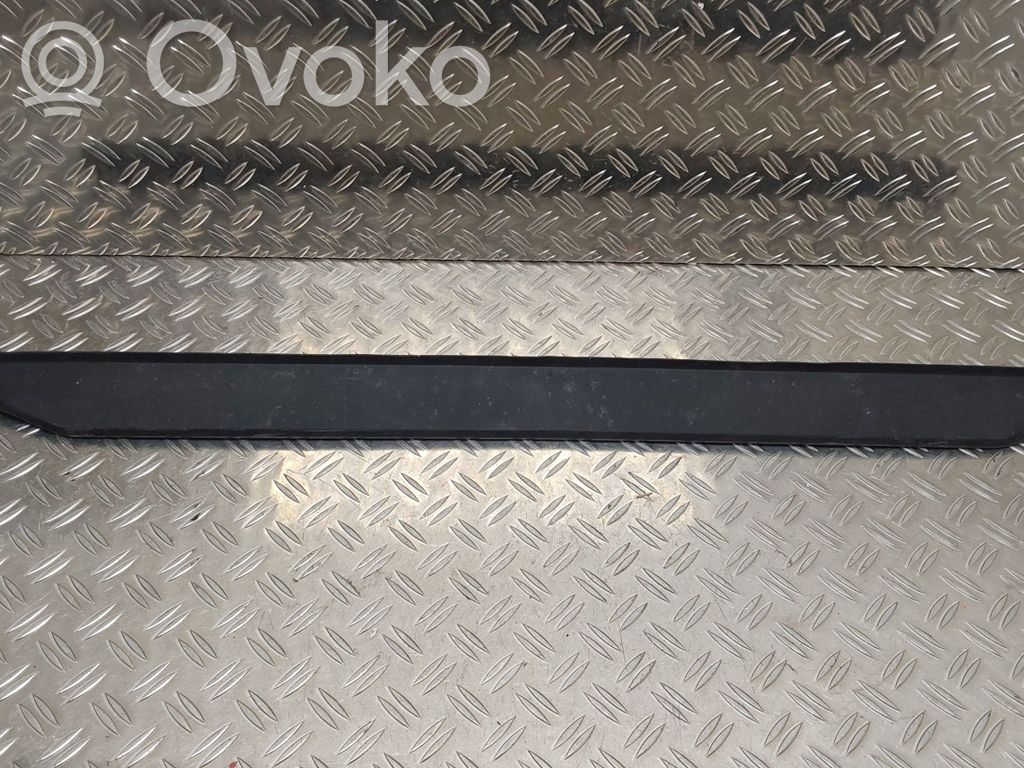 Toyota Aygo AB40 Borde del parachoques delantero 