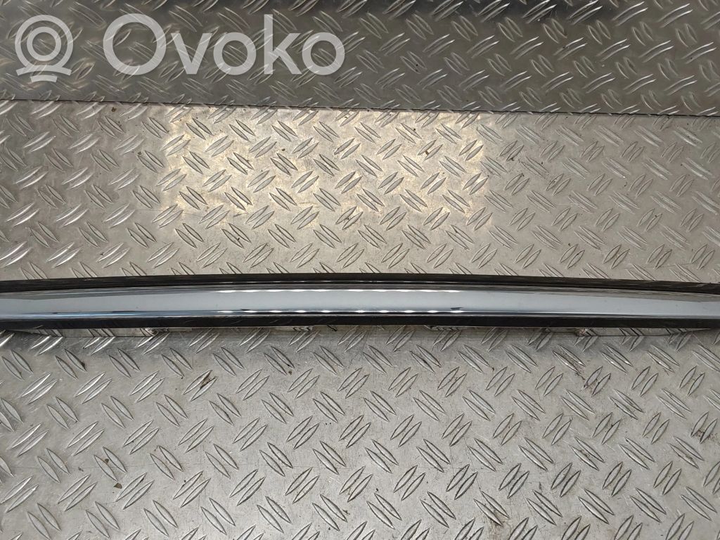 Toyota Corolla Verso AR10 Barra luminosa targa del portellone del bagagliaio 