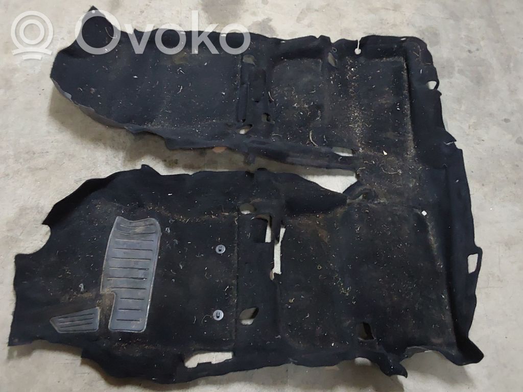 Toyota Auris E180 Dywan wewnętrzny 