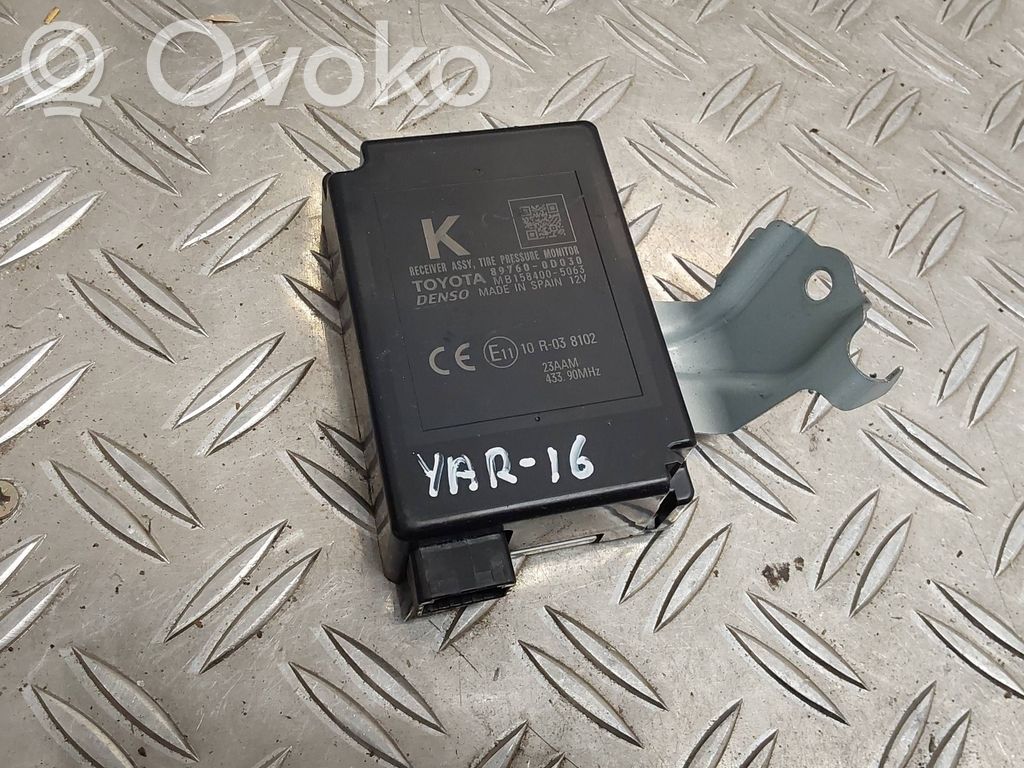 Toyota Yaris Tire pressure control unit 