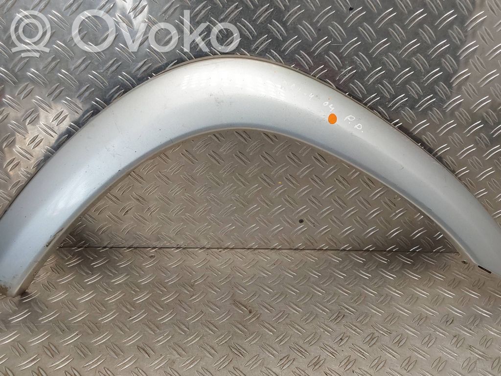 Toyota RAV 4 (XA20) Listwa błotnika przedniego 