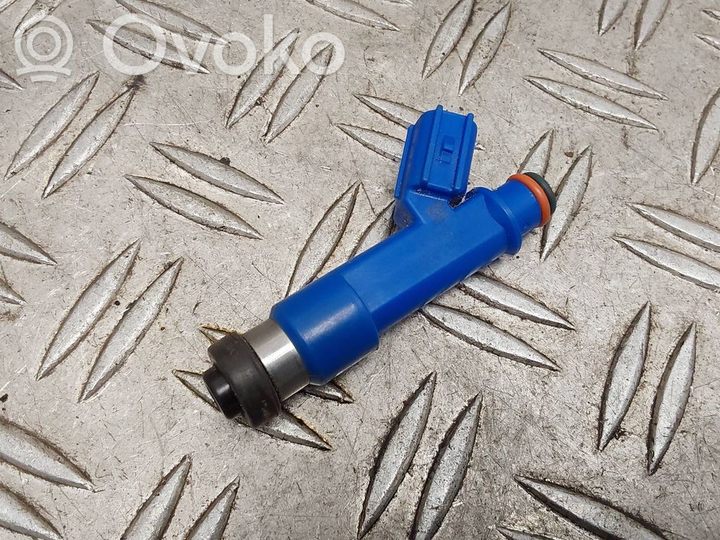 Toyota Yaris Inyector de combustible 