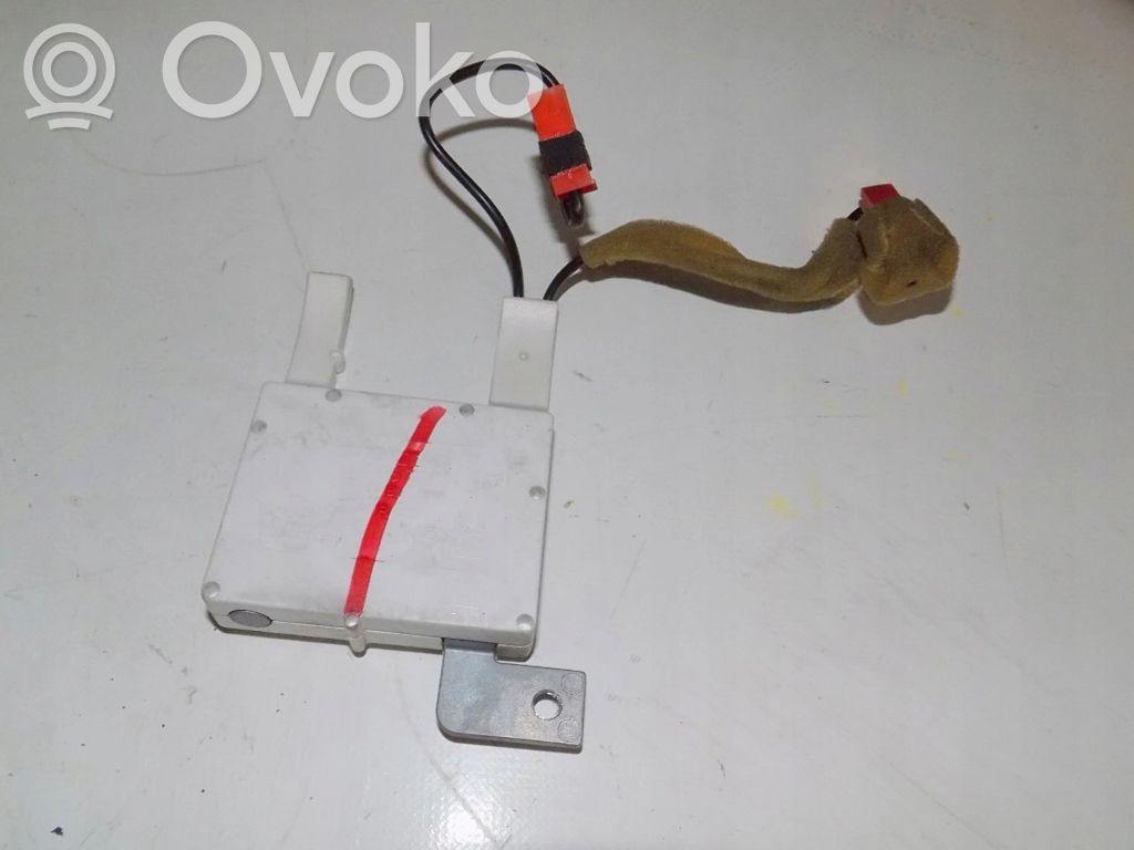 Volvo S60 Antenos stiprintuvas 