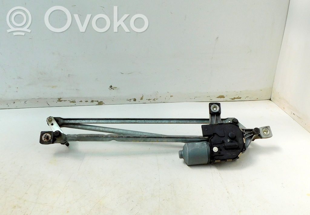 Volvo V70 Front wiper linkage and motor 