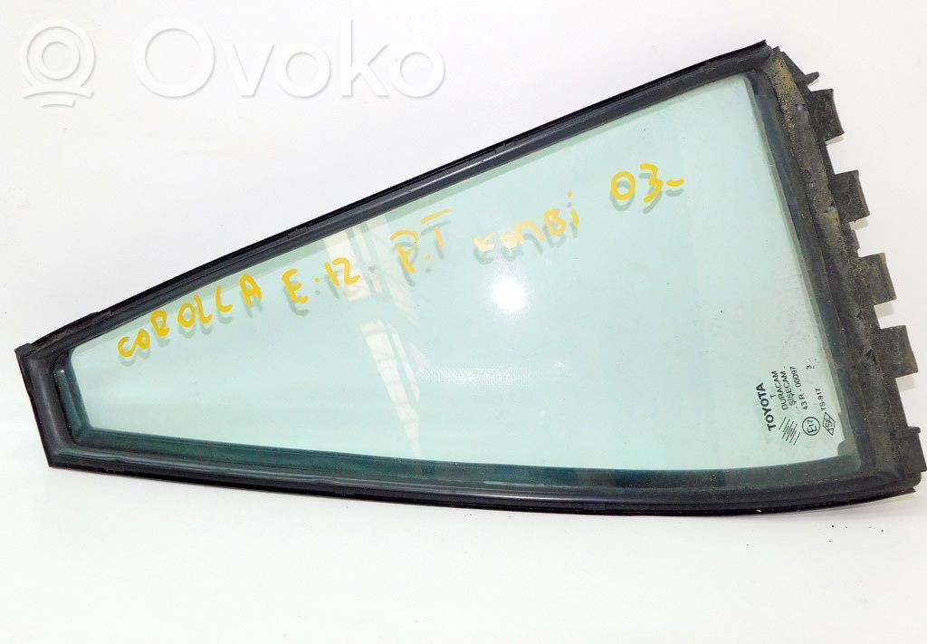 Toyota Corolla E120 E130 Szyba drzwi tylnych 