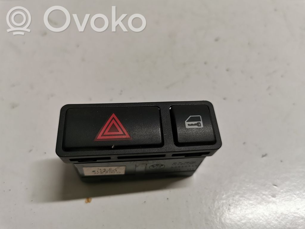 Botón interruptor de luz de peligro   8368920