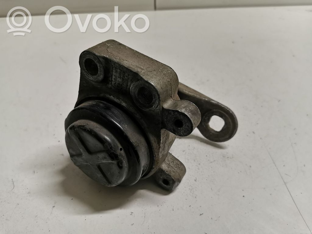 Ford Mondeo Mk III Engine mount bracket 