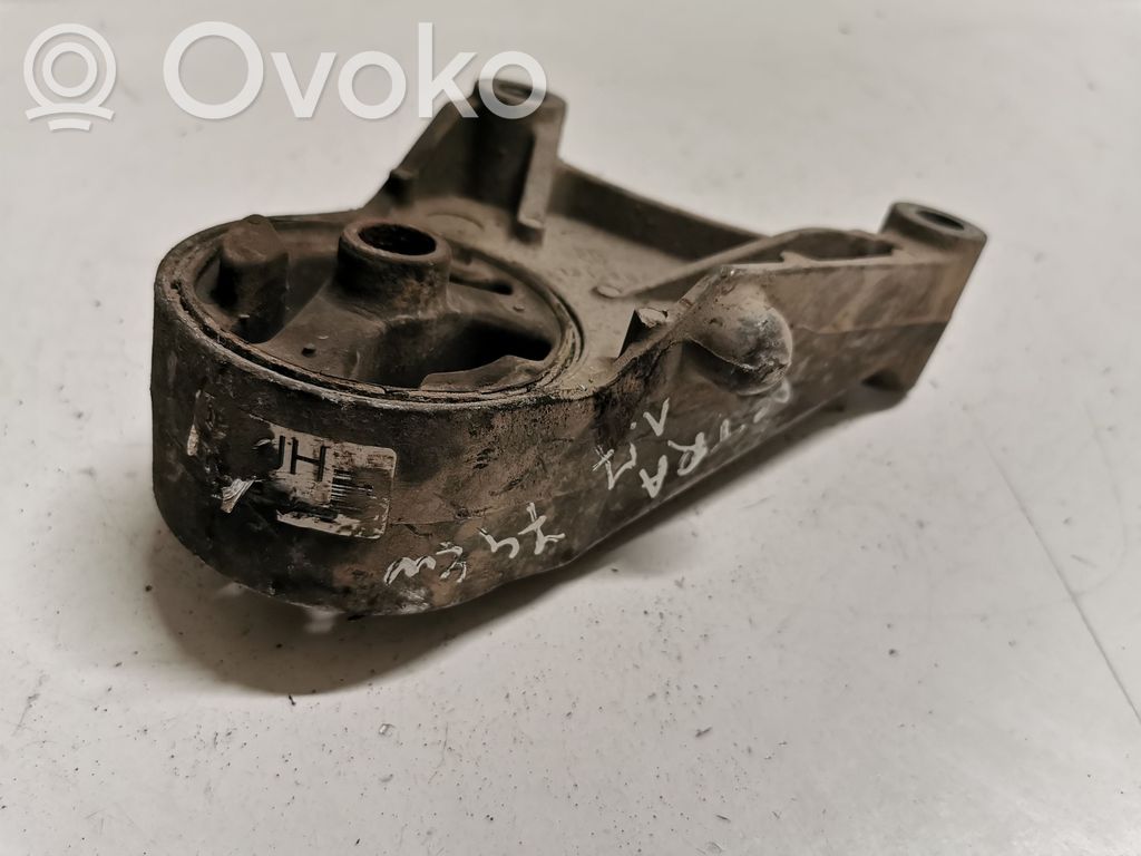 Opel Astra H Engine mount bracket 