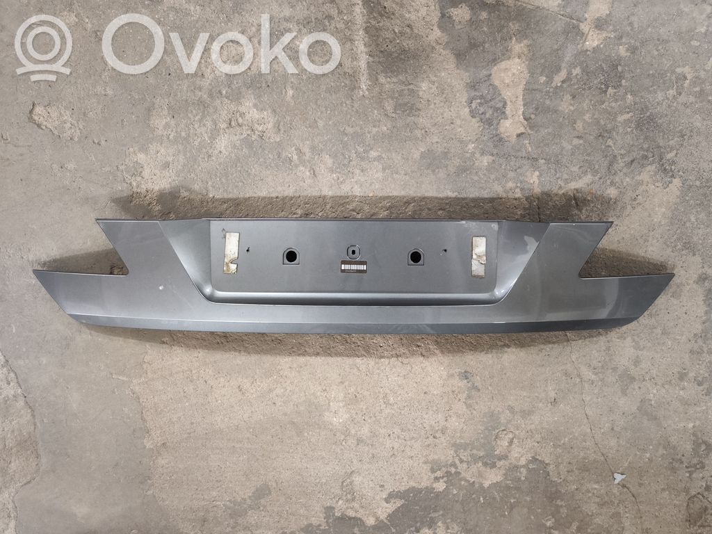 BMW 7 E65 E66 Tailgate trim 