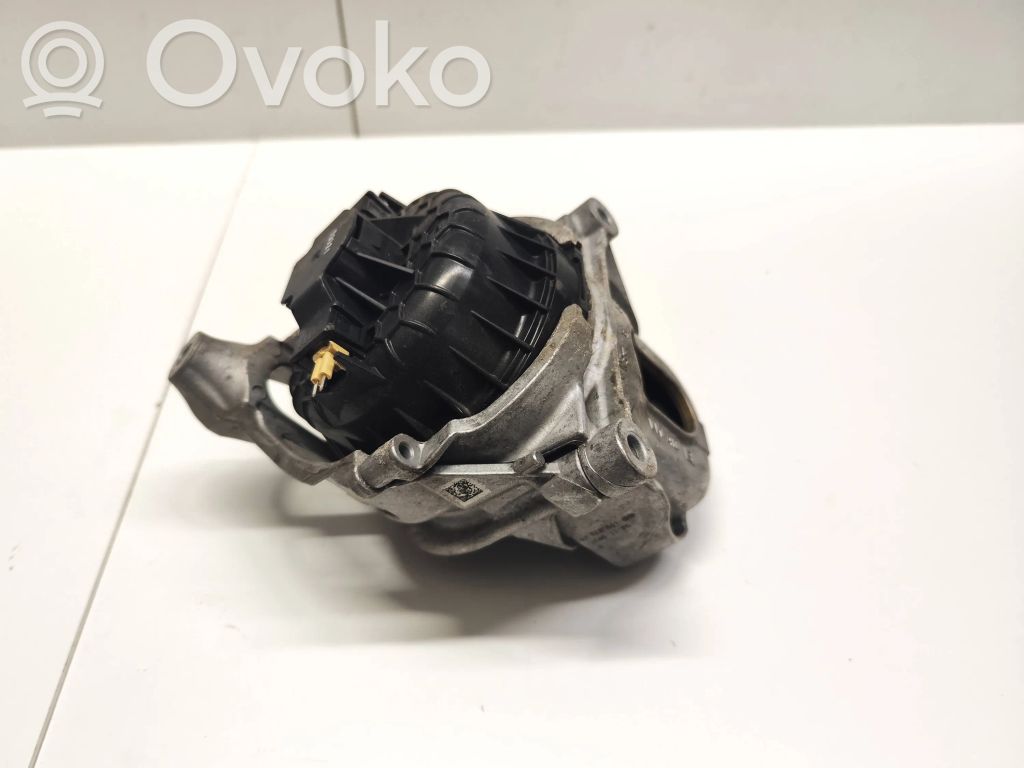 Engine mount bracket   4M0199372FF,24112021