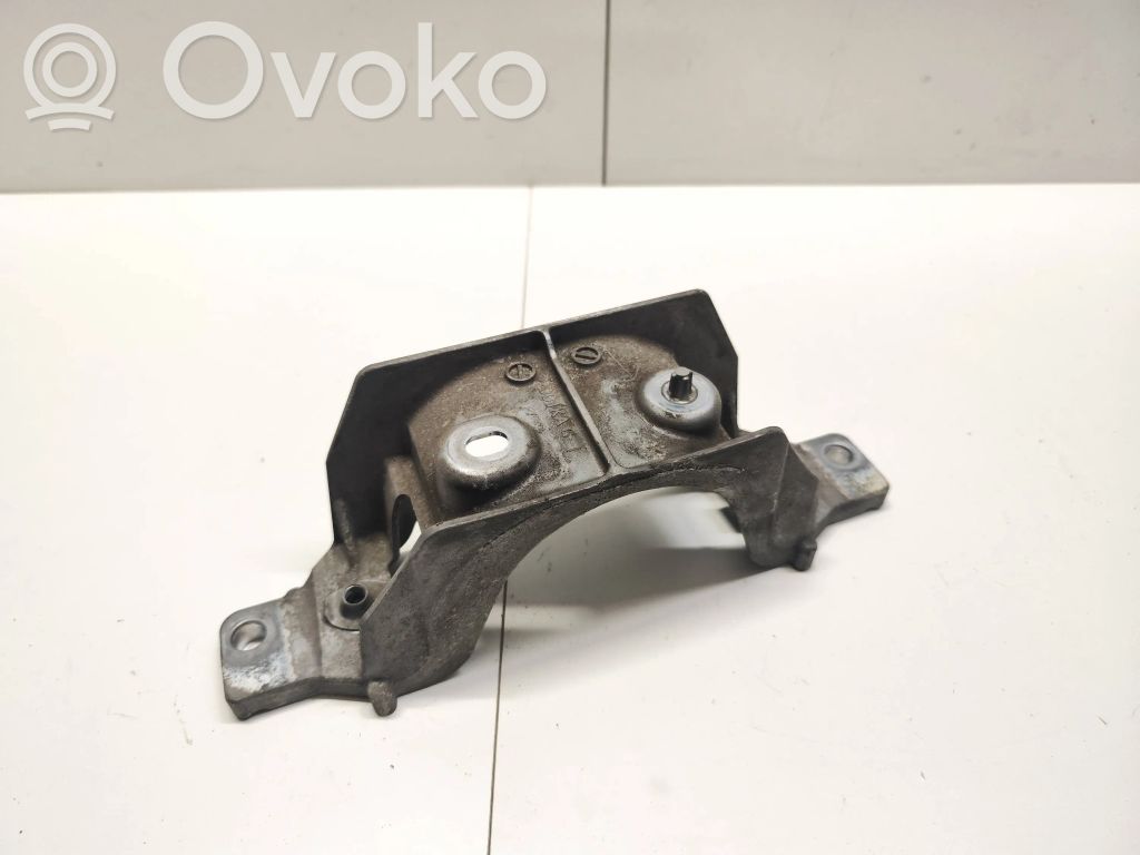 Engine mounting bracket   CPLA4A315AA