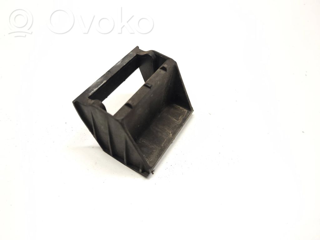 BMW X6 F16 Soporte de montaje del radiador 