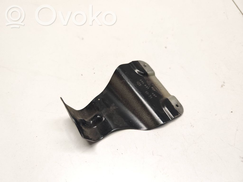 Audi Q3 F3 Bridă fixare aripă față 