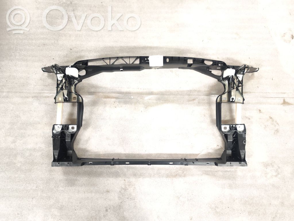 Audi A4 S4 B9 Radiatorių panelė 
