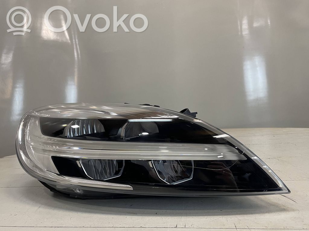 Volvo V40 Lampa przednia 